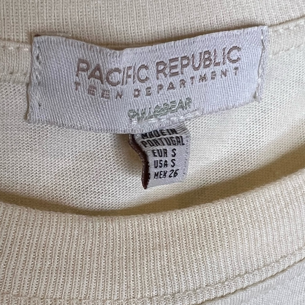 BAG032. Pacific Republic Pull&Bear Tee Small - Picture 4 of 5